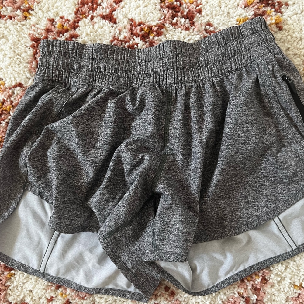 Lululemon tracker shorts 4in - Picture 5 of 5
